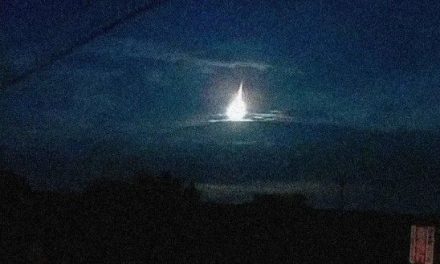 Aparece bola de fuego iluminando el cielo de Japón (video)