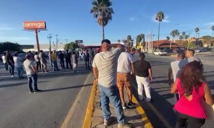 Con cierre de vialidad exigen intervención de la FGE