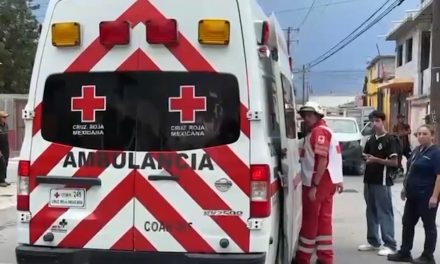 Conductor no respeta alto y causa accidente en Saltillo