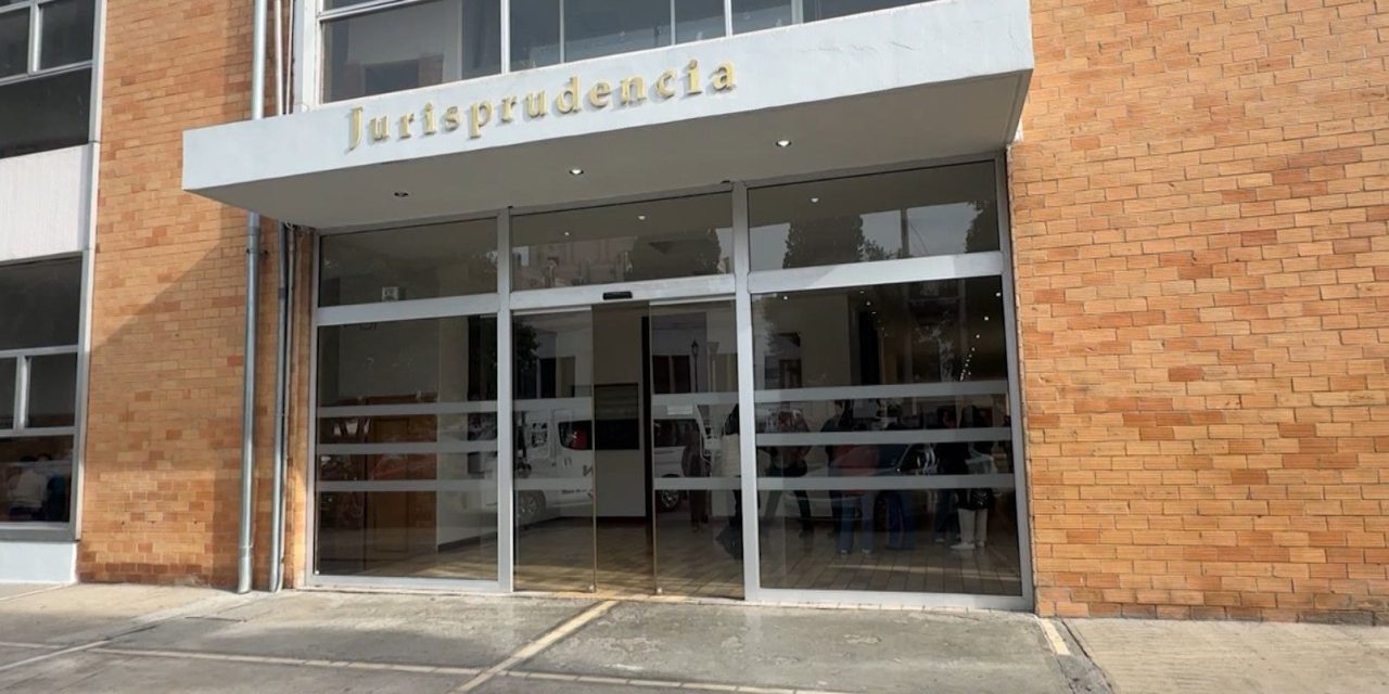 Dan la bienvenida a alumnos de la Facultad de Jurisprudencia