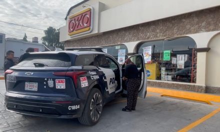 Detienen a hombre por allanamiento y daños en tienda de conveniencia en Saltillo