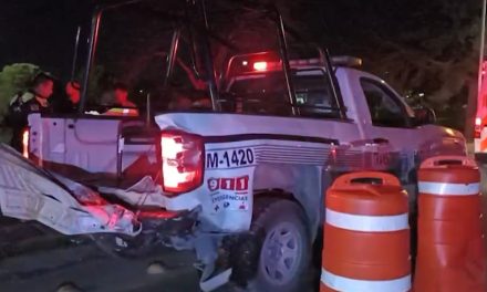 Saltillo: Hombre en estado de ebriedad se duerme antes del antialcohol y choca una patrulla