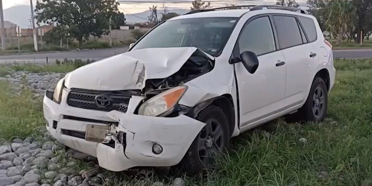 Ebrio provoca aparatoso accidente en el bulevar Venustiano Carranza