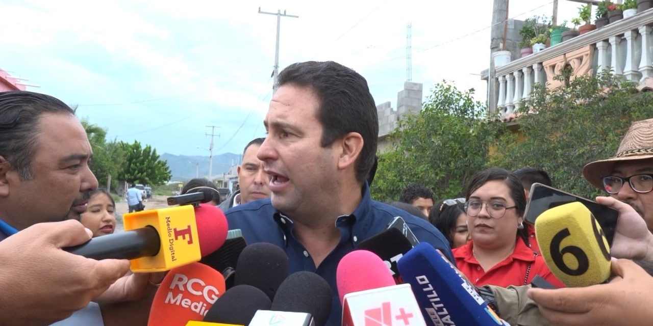 Enfrentan el reto de las lluvias con equipamiento y arduo trabajo en Saltillo