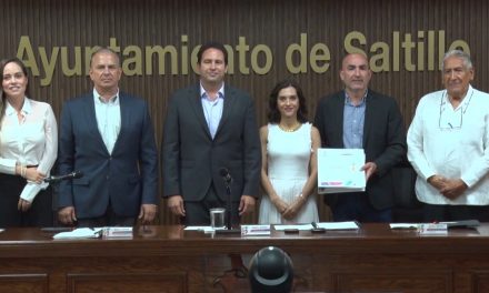 Entrega tesorera de Saltillo anteproyecto de Ingresos y Egresos del próximo año