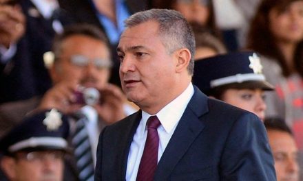 Concede corte de Nueva York prórroga a García Luna y ordena el cese de incomunicación