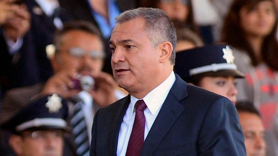 Concede corte de Nueva York prórroga a García Luna y ordena el cese de incomunicación