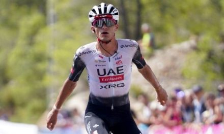 Isaac del Toro vuelve a sumar otro título en su carrera y conquista el Circuito de Getxo