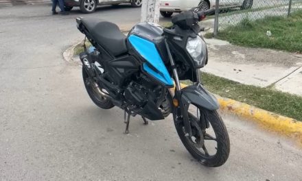 Menor de 15 años resulta herido tras accidente en motocicleta en Saltillo