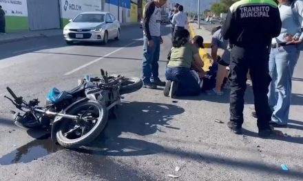 Motociclista de 16 años resulta herido tras un choque en colonia Praderas