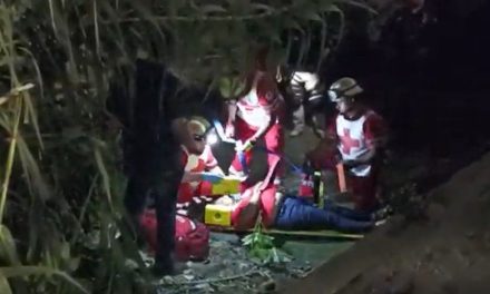 Mujer salta al fondo de un arroyo tras intensa discusión con su esposo en Saltillo