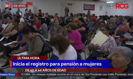 Reportan gran afluencia el primer día de registro para pensión a mujeres en Saltillo