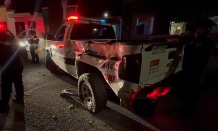 Robo de tráiler causa persecución y accidente
