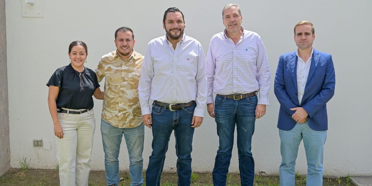 Carlos Villarreal revisa avances del nuevo modelo de movilidad