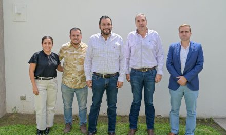 Carlos Villarreal revisa avances del nuevo modelo de movilidad