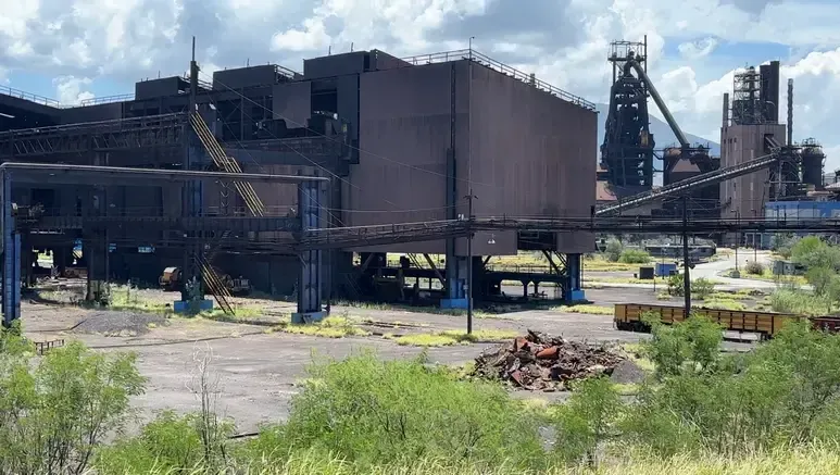 Trabajadores de AHMSA exigen agilizar venta y reactivación de la siderúrgica