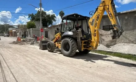Simas Múzquiz rehabilita válvula de agua potable
