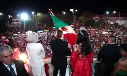 Celebran a la patria en Sabinas