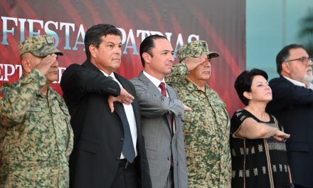 Con ceremonia solemne alcalde inicia las fiestas patrias