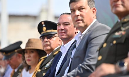 Encabeza Emilio de Hoyos ceremonia por la Independencia en Acuña