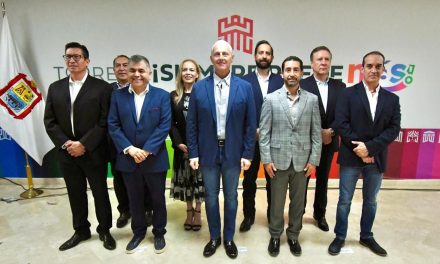 Román Cepeda entrega nombramientos a nuevos integrantes del gabinete municipal
