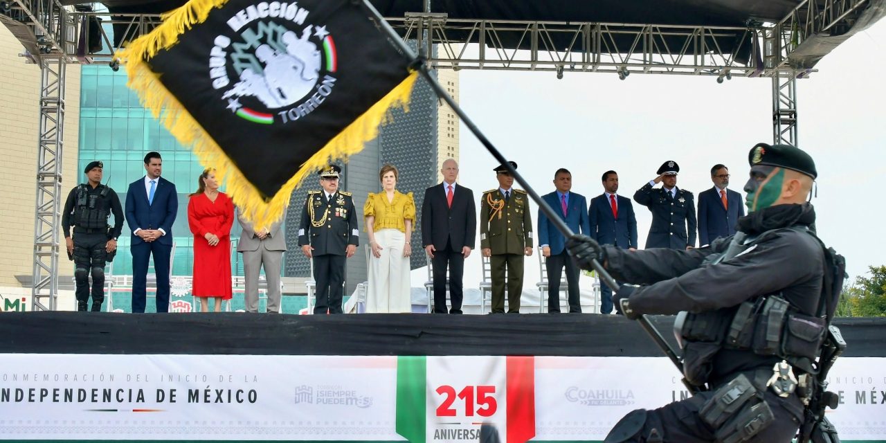Román Cepeda González preside el desfile del inicio de la Independencia