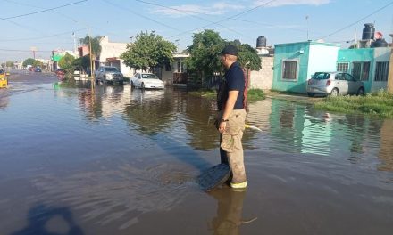Protección Civil y Bomberos mantienen acciones de atención tras lluvia en Torreón