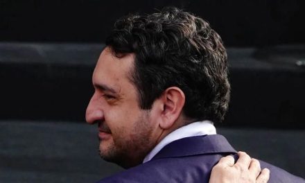 Andrés Manuel López Beltrán niega amparo ante presuntas investigaciones