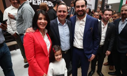 Manolo Jiménez entrega el Premio Estatal de Periodismo