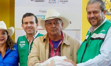 Productores de Ramos Arizpe agradecen apoyo de Manolo Jiménez y Tomás Gutiérrez