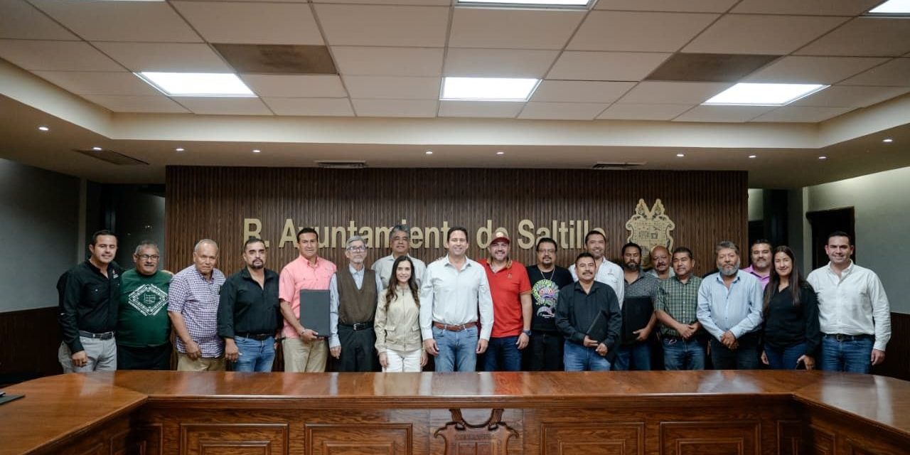 Acuerdan Javier Díaz y concesionarios impulsar el ‘Aquí Vamos Gratis’ en Saltillo