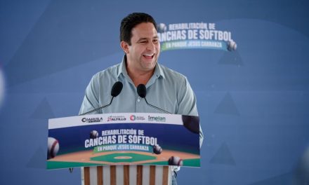Javier Díaz da el banderazo a la rehabilitación de dos canchas de softbol