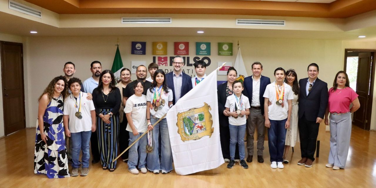 Abanderan a la Delegación Coahuila de la Olimpiada Mexicana de Matemáticas