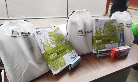 Presidencia Municipal entrega paquetes de útiles escolares en Ramos Arizpe
