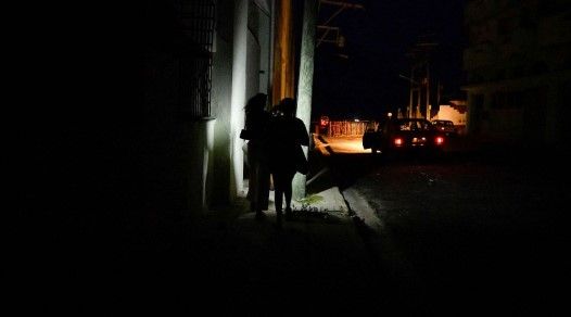 Cuba enfrenta agravamiento de la crisis eléctrica pese a proyectos de energía solar