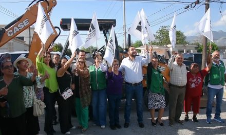 Arranca Carlos Villarreal obra de recarpeteo en el fraccionamiento Monclova