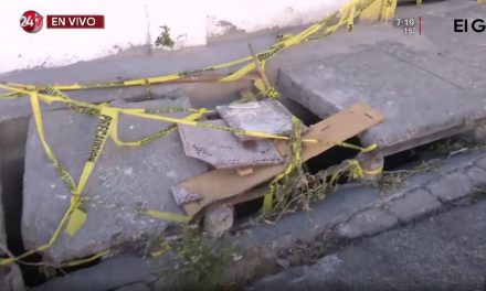Saltillo: Banqueta destruida en La Llave es un peligro para peatones