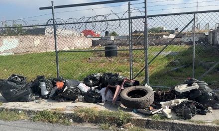 Limpian y dejan basura en la banqueta y  el camión recolector tampoco se la lleva en la Bellavista