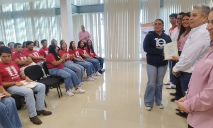 Capacitan a alumnos de la UPRA