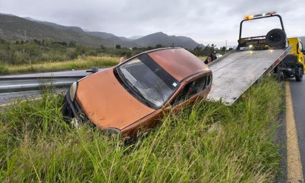 Chevy se sale del camino en la carretera Saltillo-Torreón