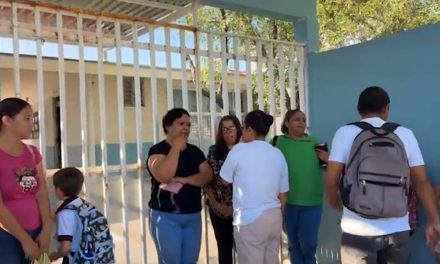 Cierran escuela por falta de electricidad en Monclova