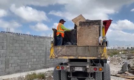 Saltillo: La colonia Santa Cristina es beneficiada con limpieza por las cuadrillas municipales