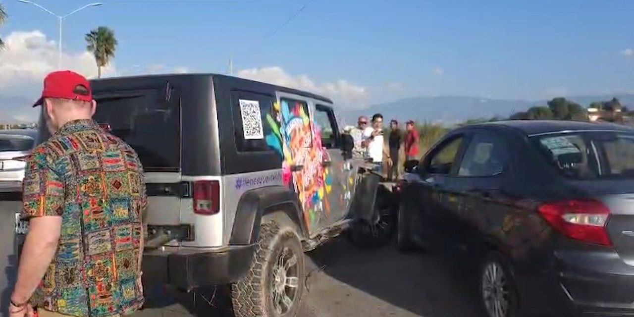 Conductor en estado inconveniente provoca caos y múltiples choques en Saltillo