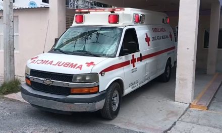 Crisis convulsiva sorprende a profesora en primaria de Parras Coahuila