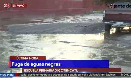 Saltillo: Reportan fuga de aguas negras afuera de la Escuela Primaria Xicoténcatl