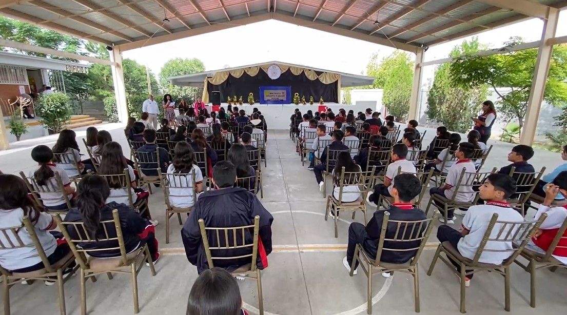 Fundación RCG imparte plática dirigida a los jóvenes de secundaria
