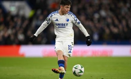 Rodrigo Huescas brilla con asistencia en el empate del Copenhague ante Leverkusen