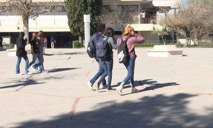 Cumplen con servicio social y enseñan a leer y escribir en el IEEA