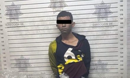 Agarran a ladrón con las ‘manos en la masa’; lo sorprenden robando un banco al sur de Saltillo