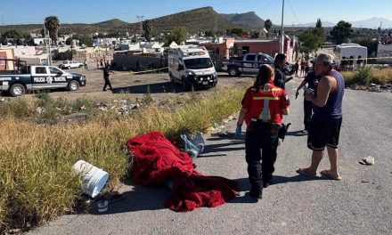 Localizan a mujer sin vida en vía pública en Ramos Arizpe